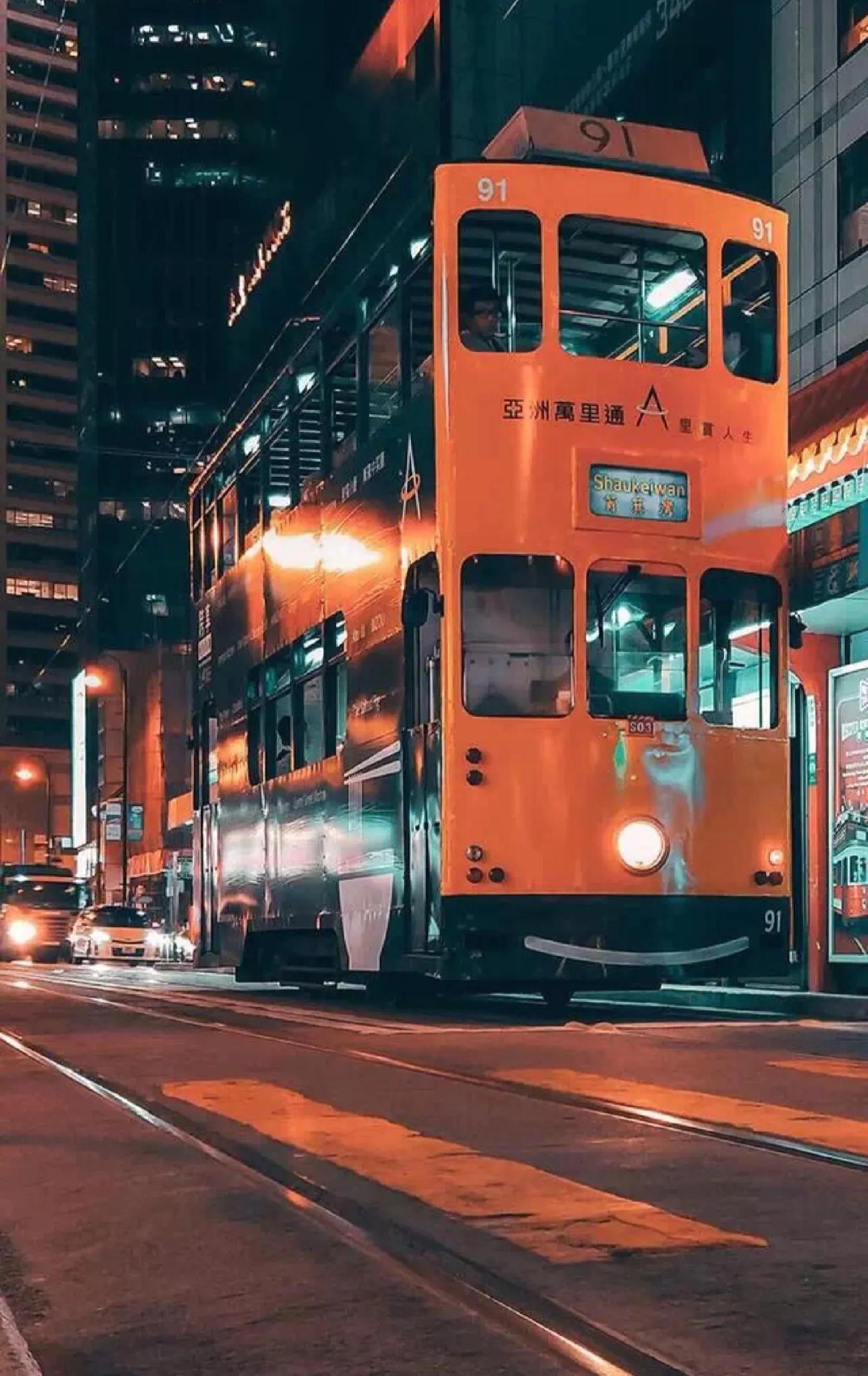 那些超现实的句子「有财务上的自由，才有更多选择上的自由」(图5)