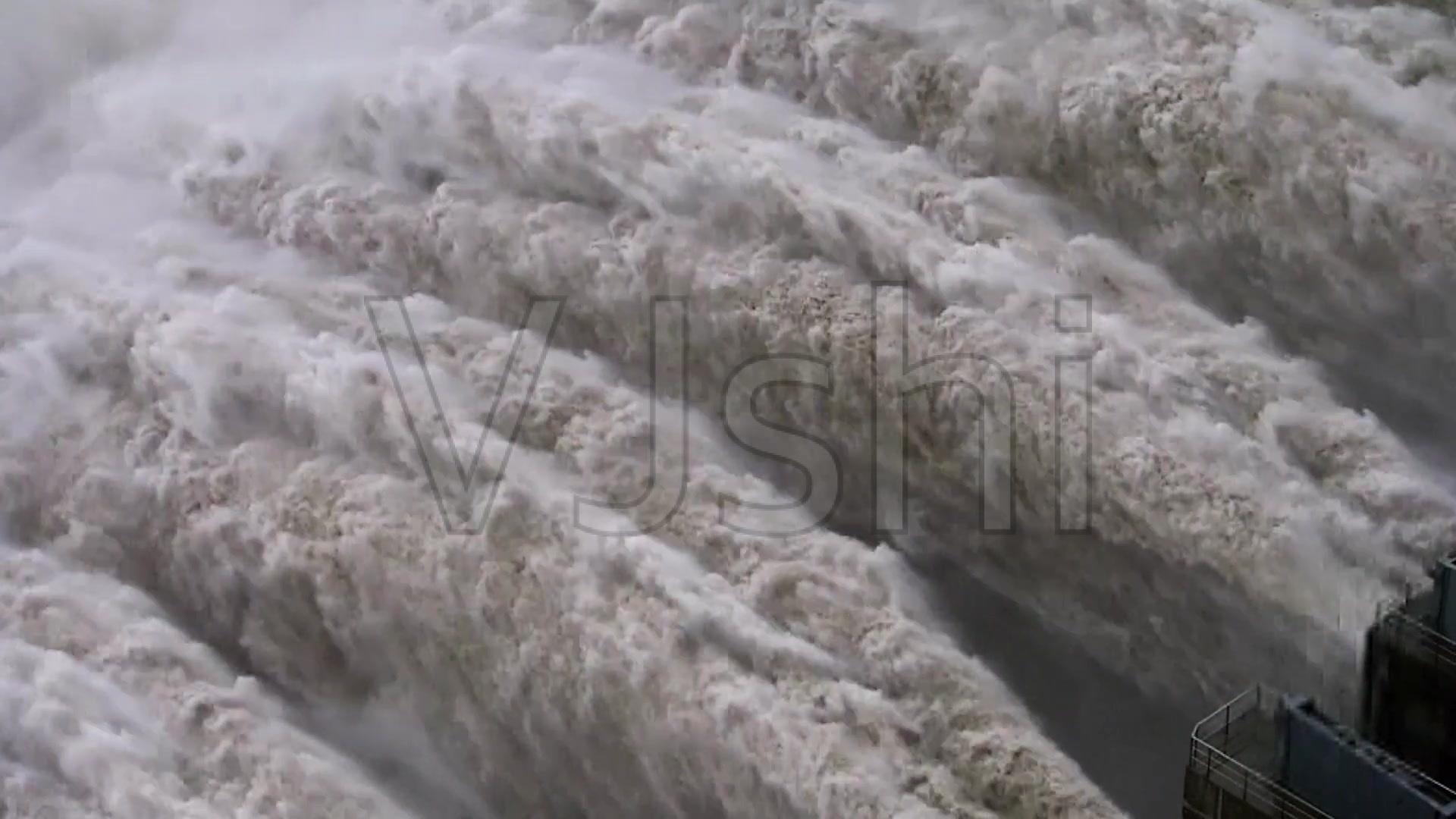 一人一首长江诗词，写出了中华民族的气魄，中华民族的胸怀(图9)