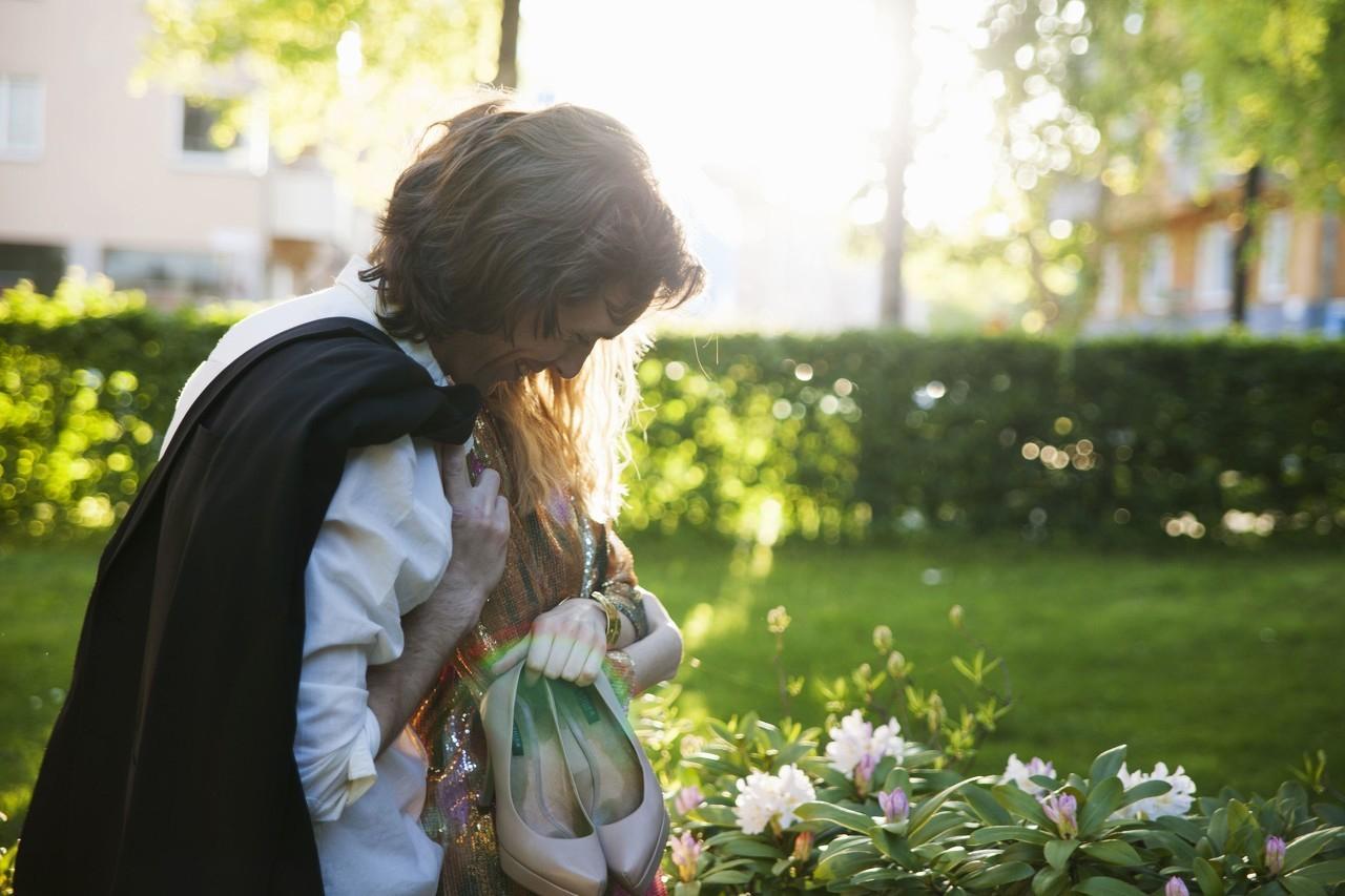恋爱时心累的句子，明知没有结果，却又舍不得离开(图1)