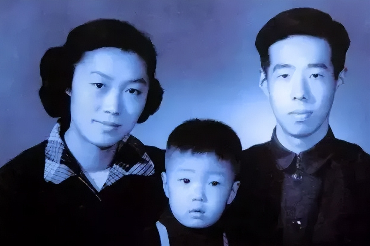 轮椅上的巨人史铁生：21岁瘫痪，47岁尿毒症，临死9小时前捐遗体(图3)