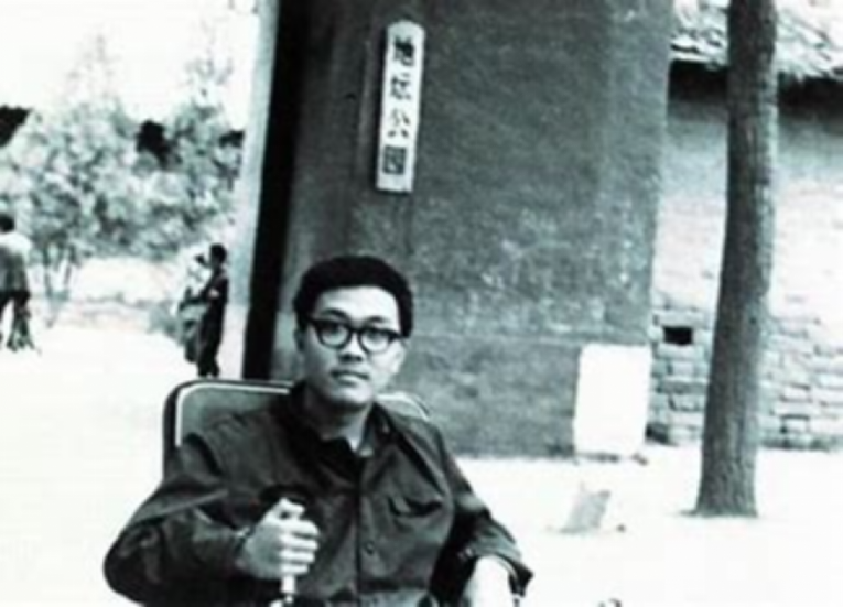 轮椅上的巨人史铁生：21岁瘫痪，47岁尿毒症，临死9小时前捐遗体(图9)