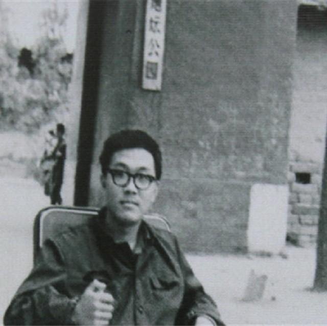 史铁生：21岁瘫痪，31岁执笔坚持写作28年，脑溢血去世，一生励志(图7)