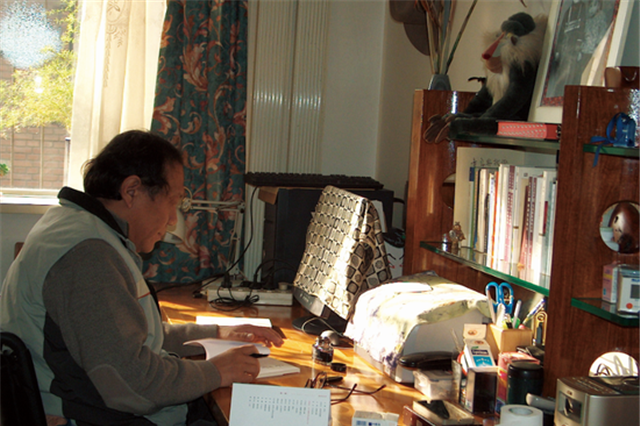 史铁生：21岁瘫痪，31岁执笔坚持写作28年，脑溢血去世，一生励志(图16)