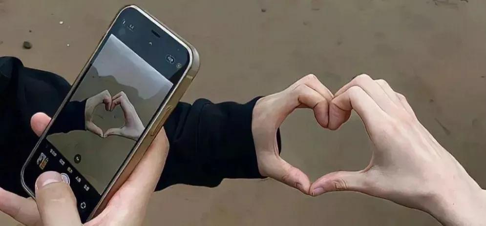 说说异地恋要是两个人无话可说你是怎么做的呗(图1)