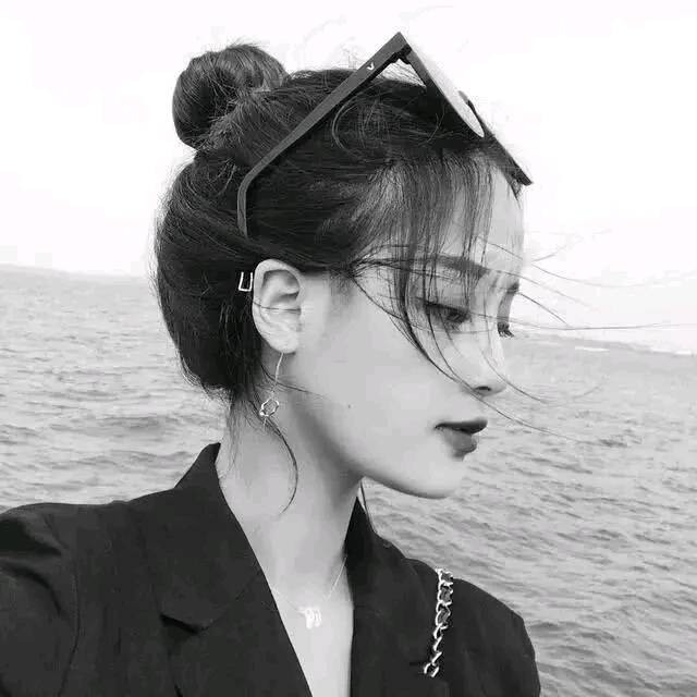 适合发朋友圈的20句超霸气句子，短、狠、拽(图1)