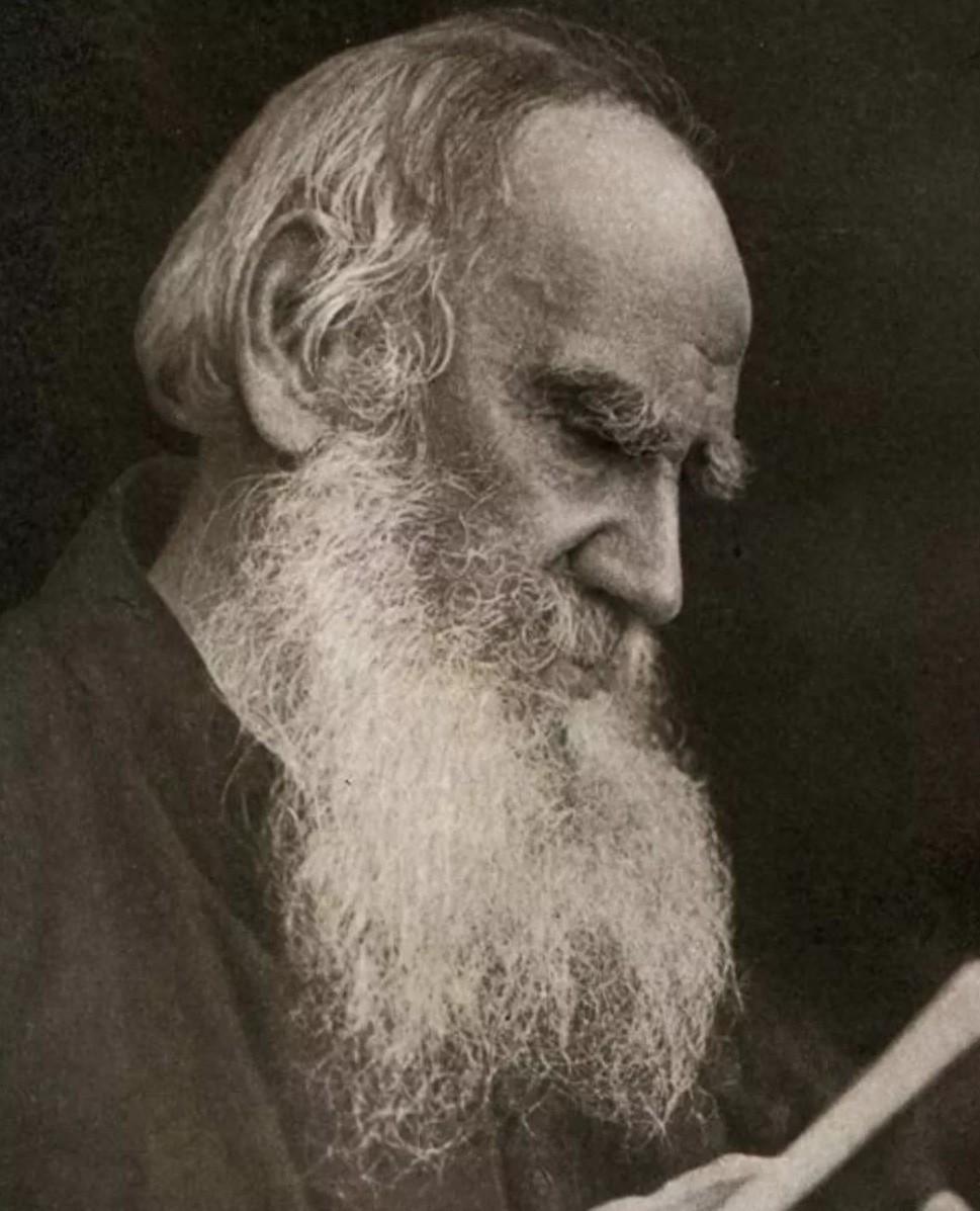 俄国伟大作家，托尔斯泰十句格言，彰显人生意义与人生意义，膜拜(图1)