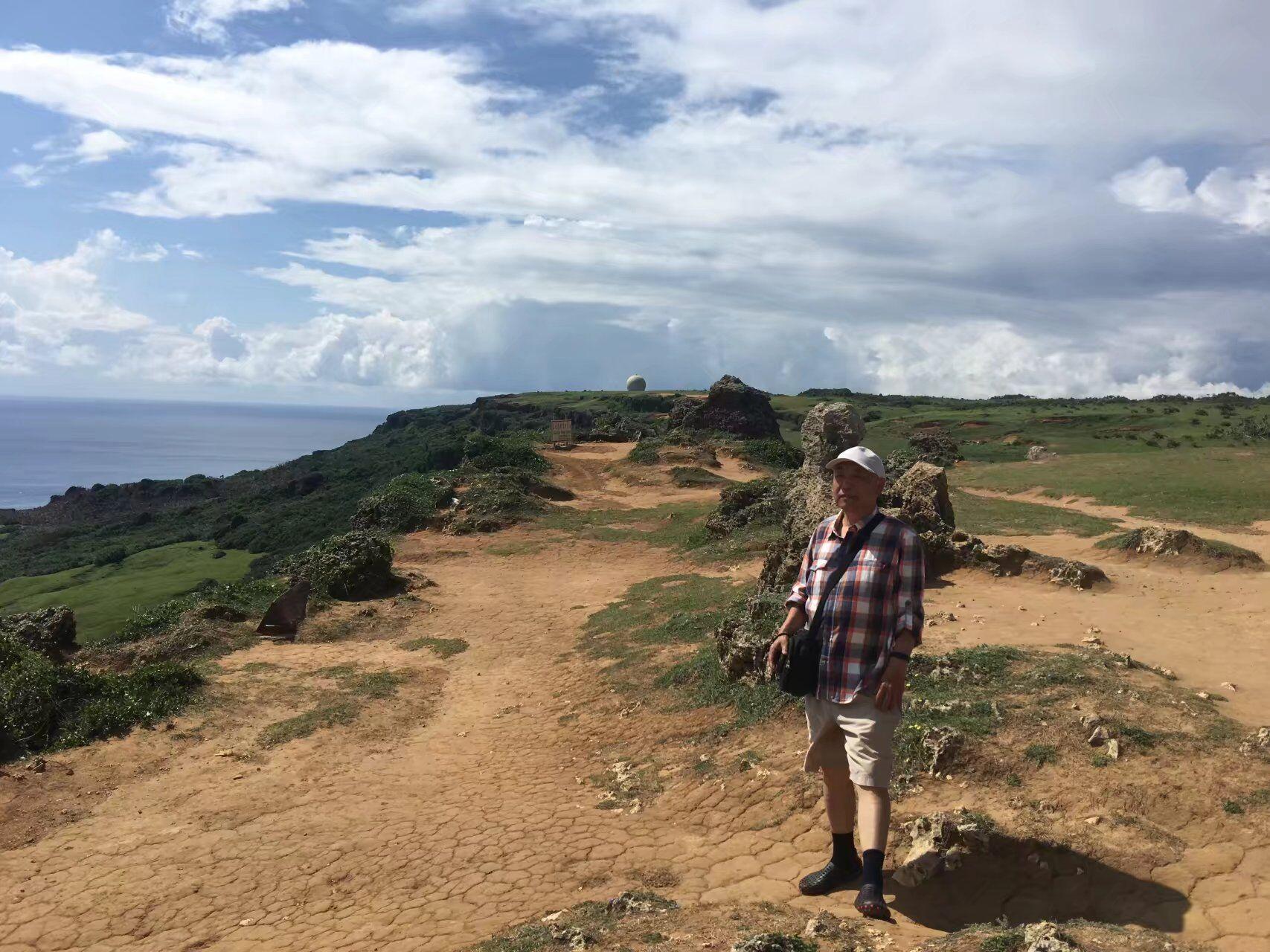 一个三面环海可以看到一洋两峡的地方(图2)