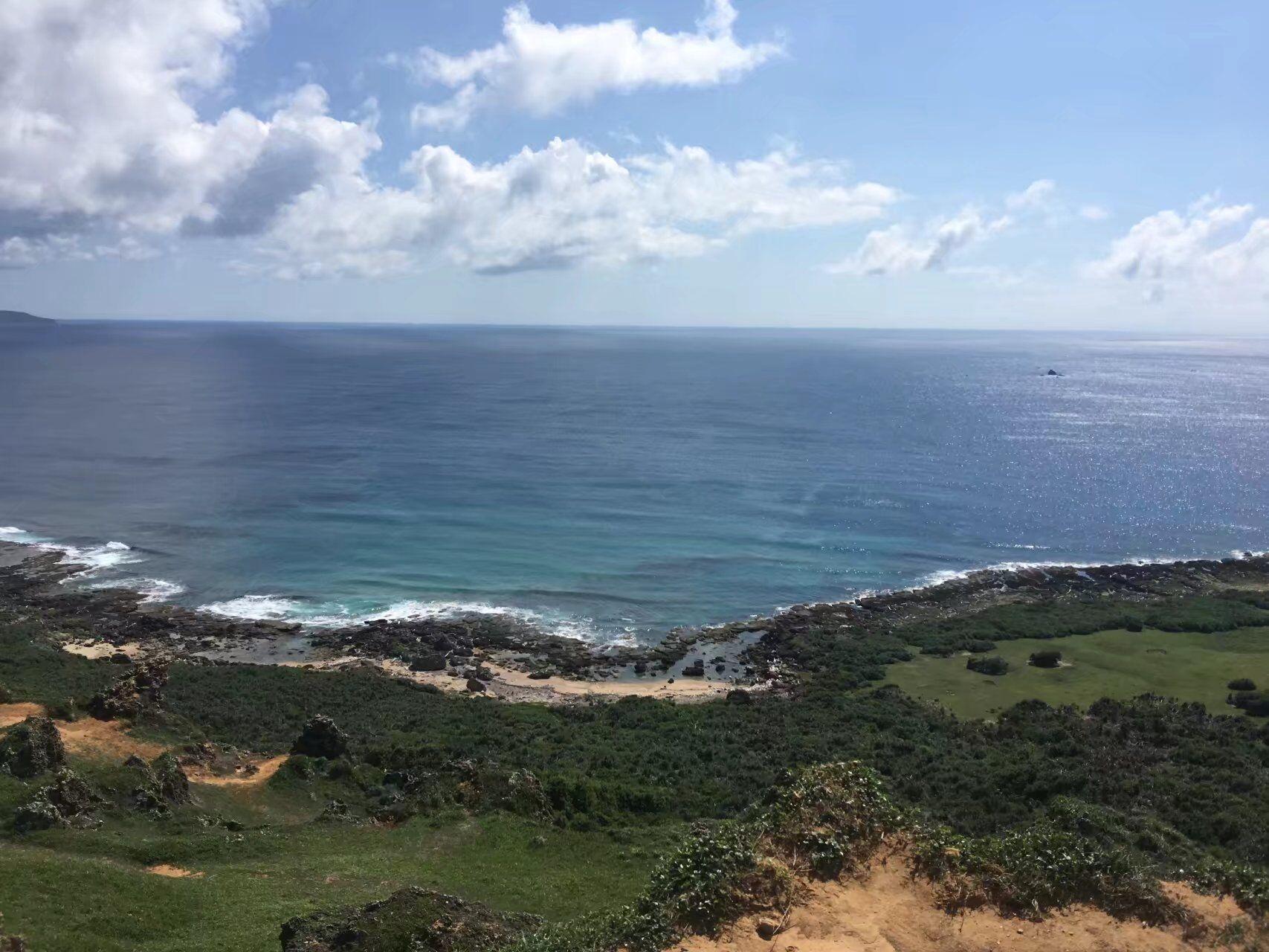 一个三面环海可以看到一洋两峡的地方(图3)