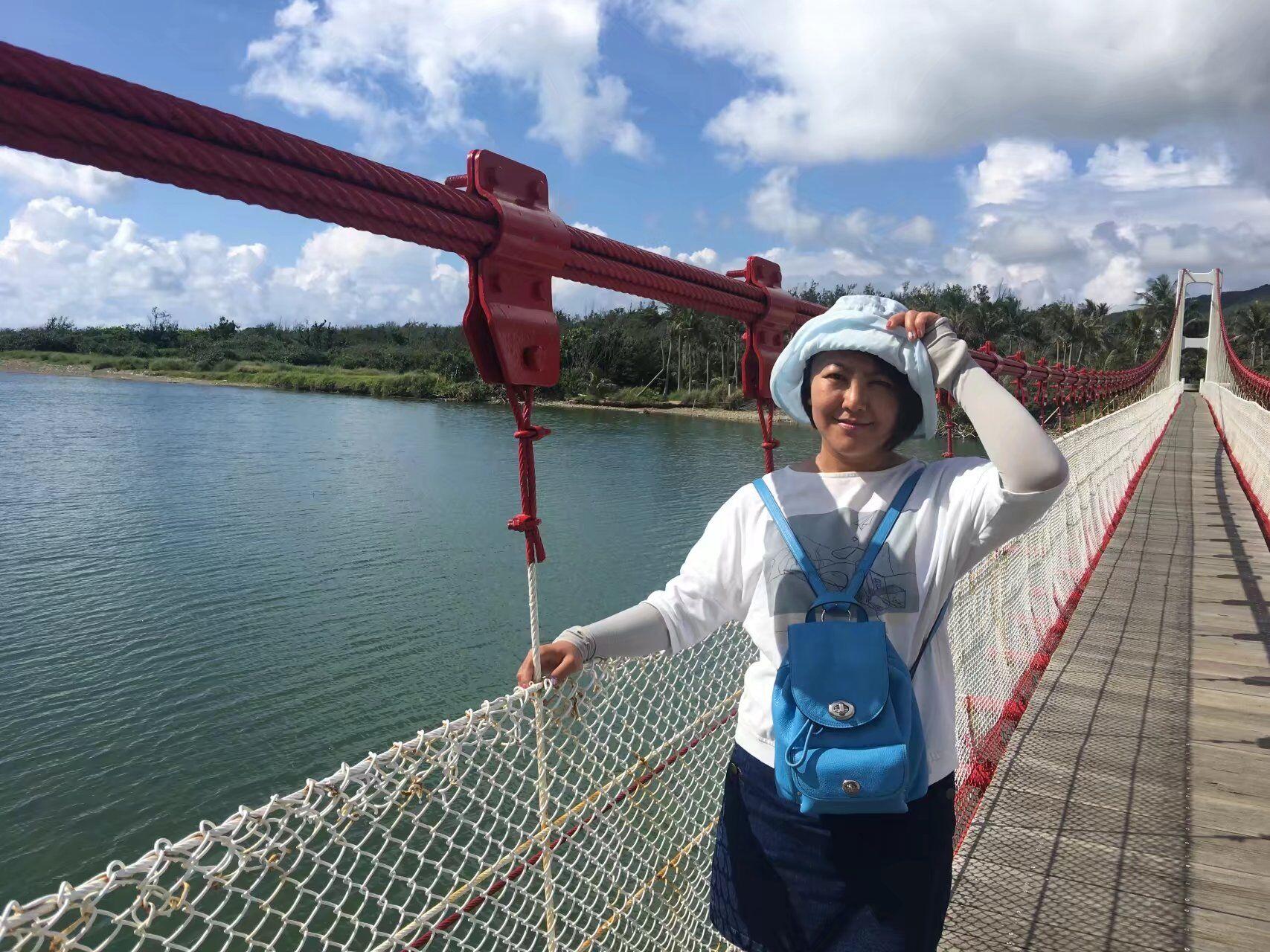 一个三面环海可以看到一洋两峡的地方(图4)