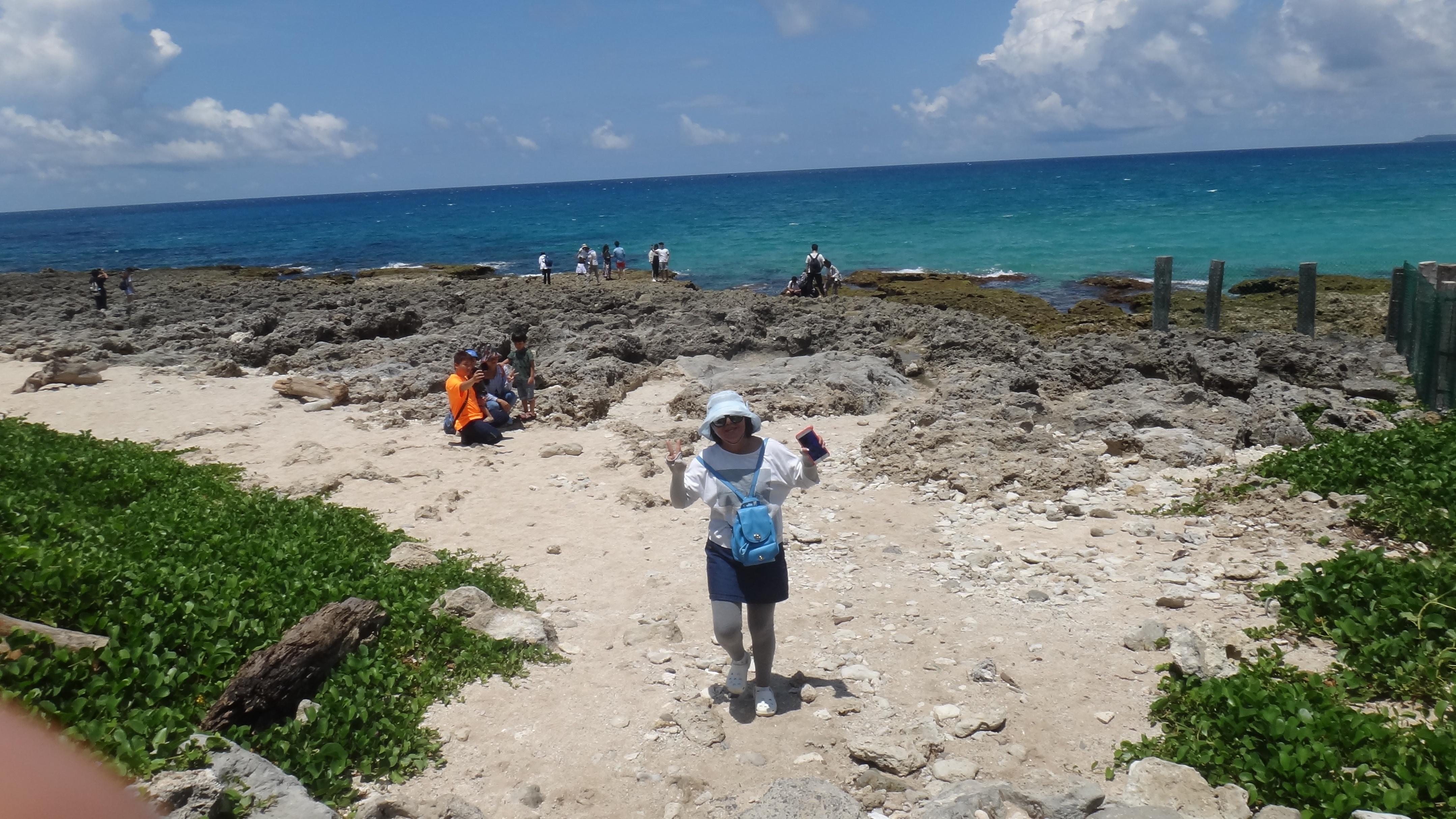 一个三面环海可以看到一洋两峡的地方(图23)