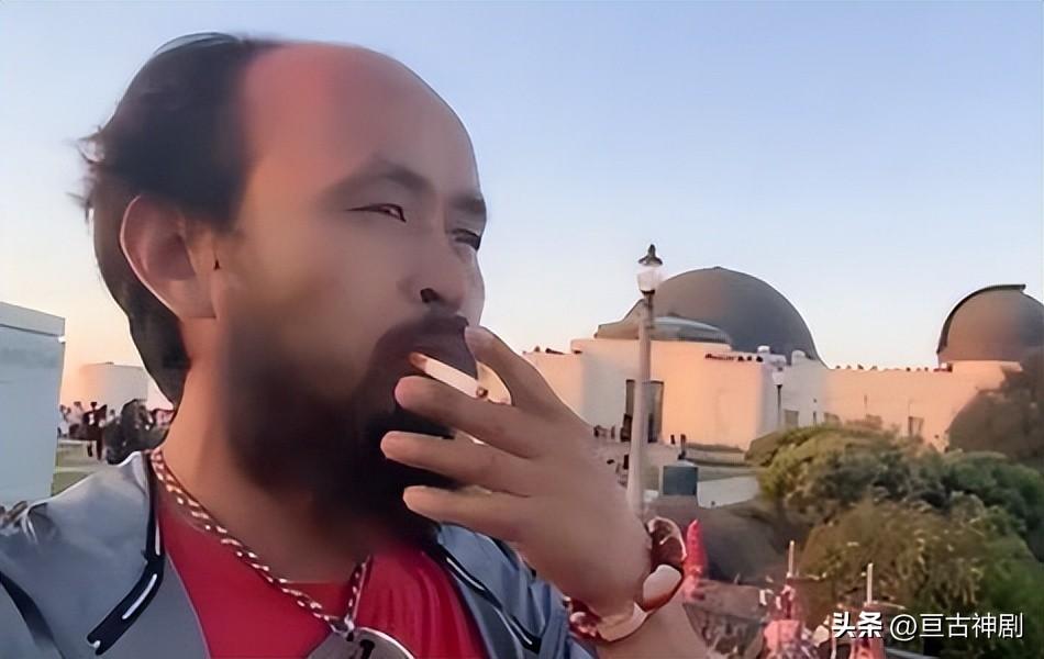 网红天哥借7万跪舔美国，夸赞其空气香甜，如今却形如乞丐(图12)