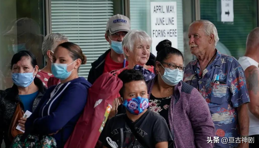 网红天哥借7万跪舔美国，夸赞其空气香甜，如今却形如乞丐(图14)