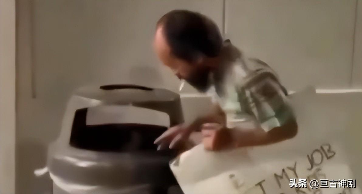 网红天哥借7万跪舔美国，夸赞其空气香甜，如今却形如乞丐(图16)