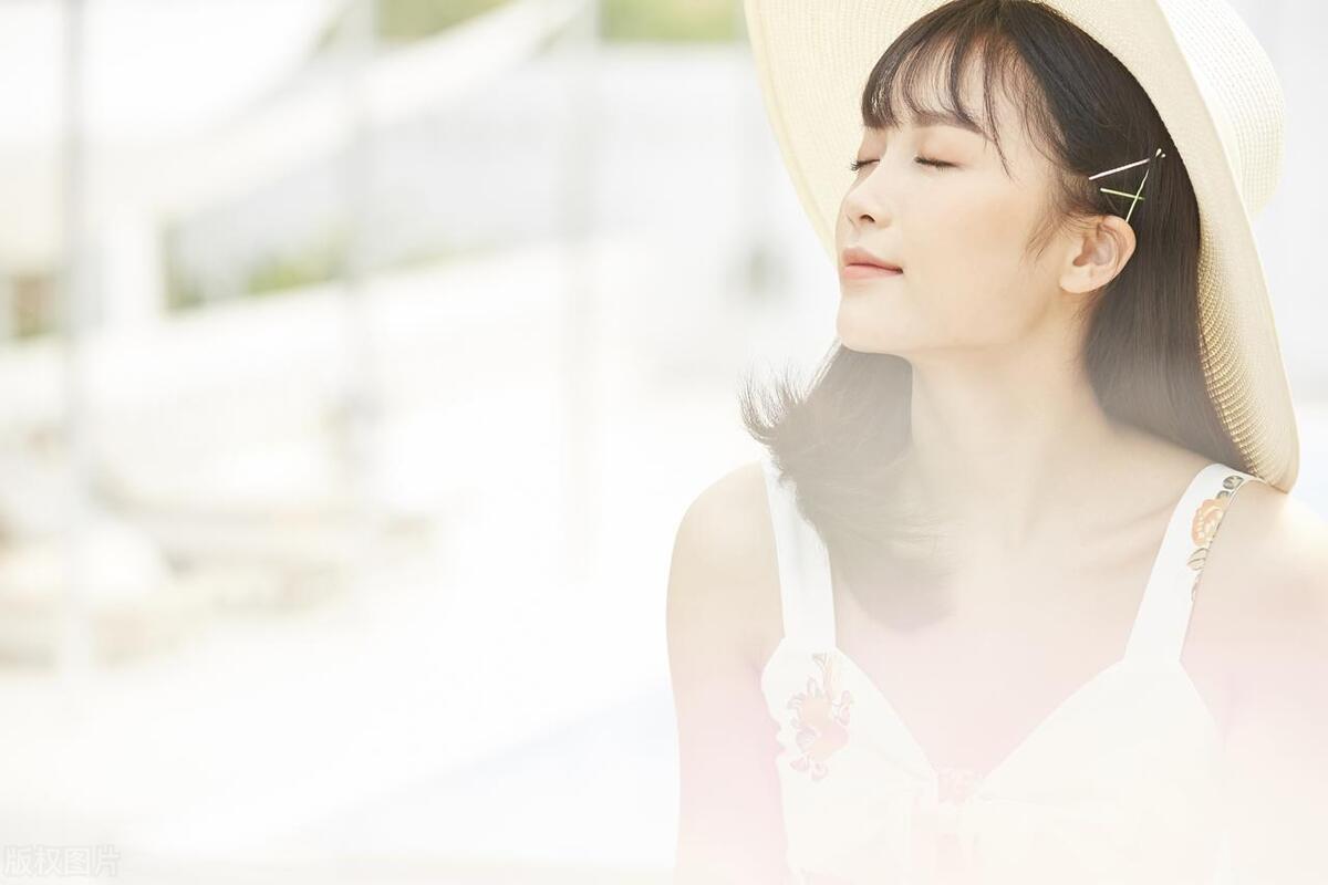 暑假浪漫温柔文案分享：年年有风，风吹年年，时光漫漫，暑假慢慢(图2)