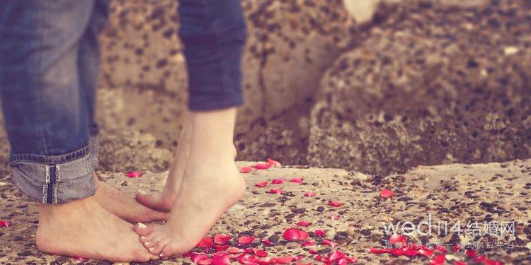 两周年纪念日心情语录 你的一举一动都令我着迷(图1)