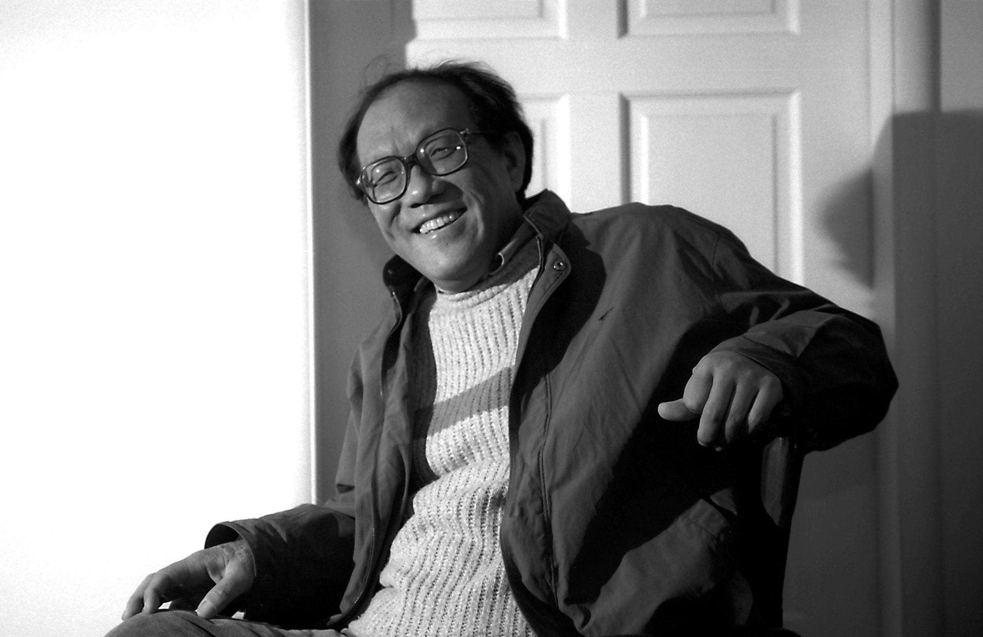 史铁生很励志的10句话，掷地有声，送给身心俱疲的你(图1)