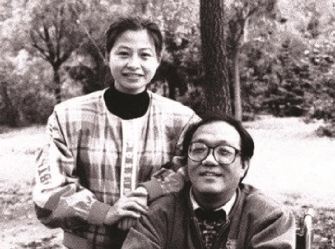 史铁生：21岁因风寒坐轮椅，47岁被诊出尿毒症，临终捐献遗体(图7)