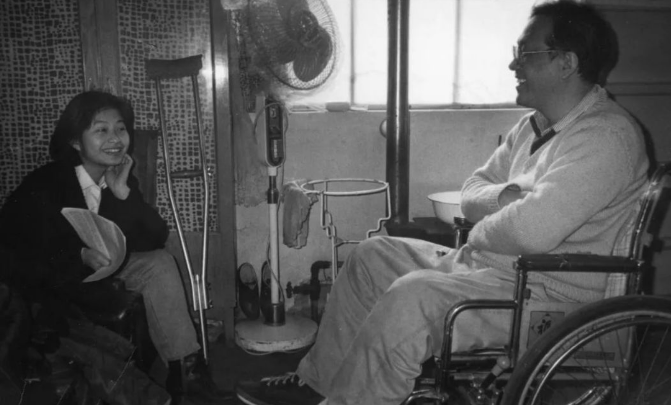 史铁生：21岁因风寒坐轮椅，47岁被诊出尿毒症，临终捐献遗体(图13)