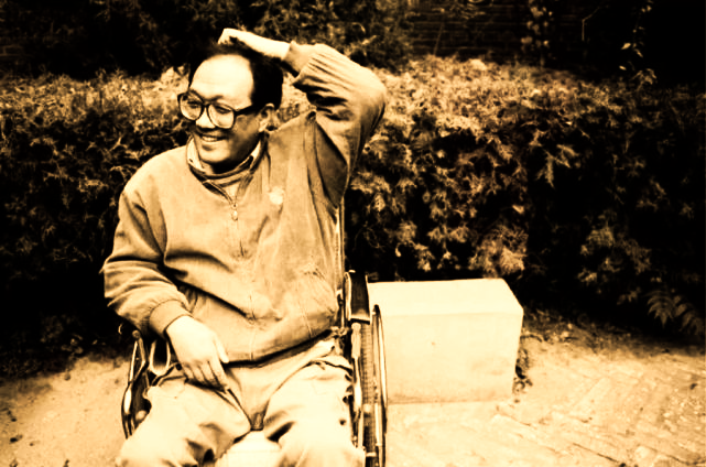 史铁生：敢于直面惨淡人生，可与鲁迅比肩，去世之夜被称琴弦之夜(图3)