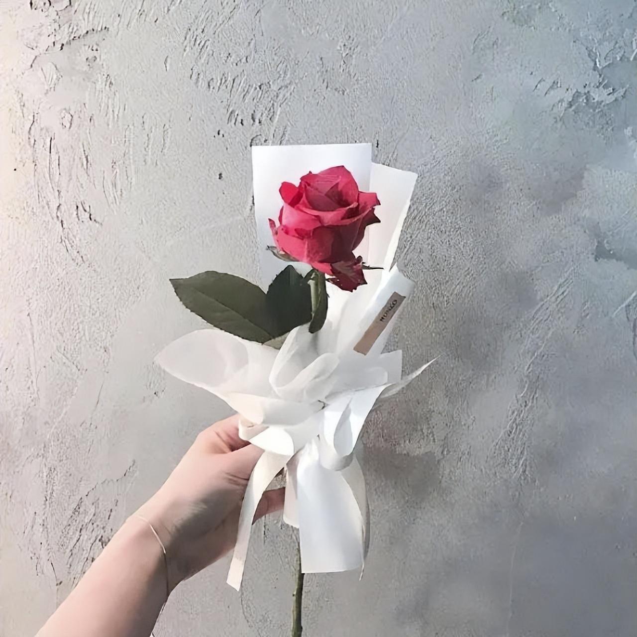 朋友圈最深情真诚的情话，句句感人，挑一句去表白！(图4)