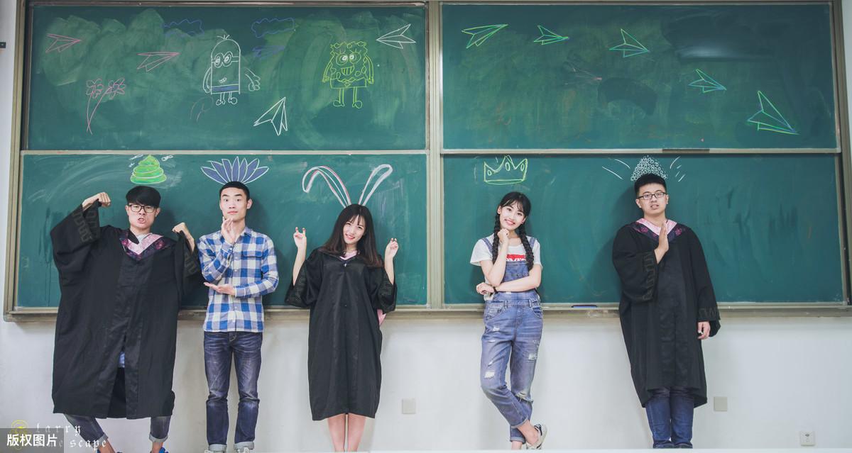 怀旧的爱情句子，回首，多少美好的时光，成为了回忆！(图4)