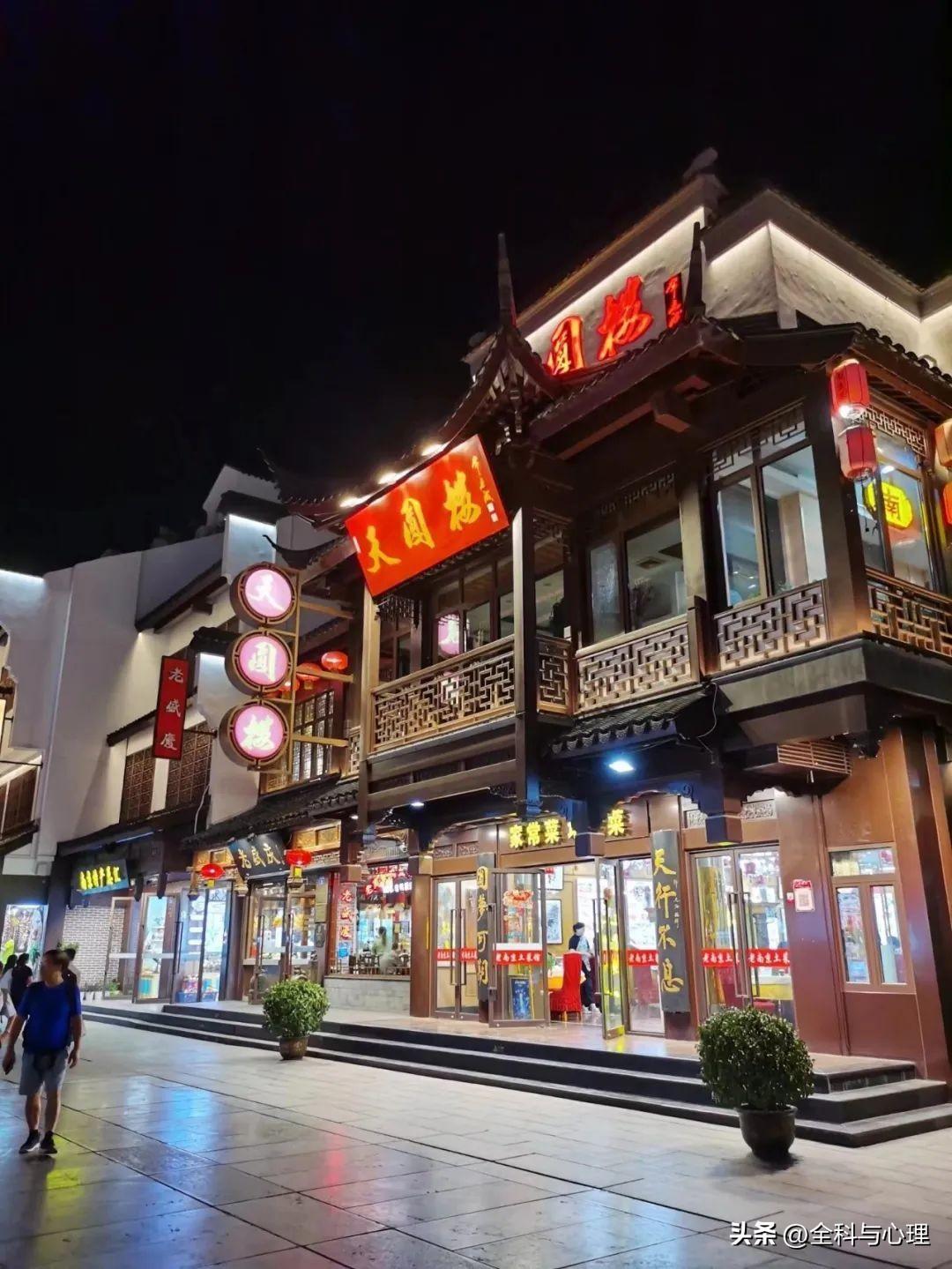 努力变优秀的简短句子：致奋斗中的人(图4)