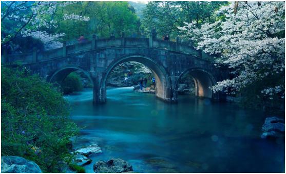 「诗词遇上名胜」西湖：涌金门外柳如烟，西子湖头水拍天(图2)