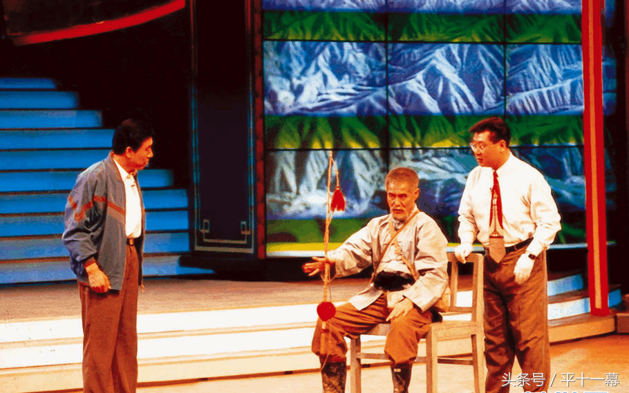 《春节联欢晚会》年年岁岁戏不同，赵本山小品《三鞭子》(图2)