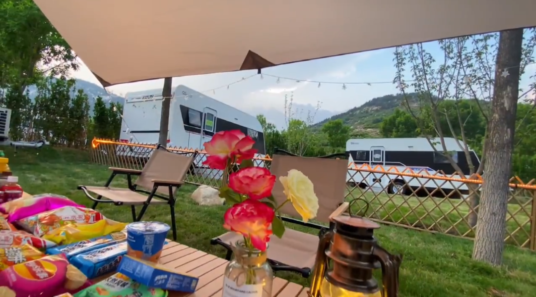 春日野趣丨开启春天の第一场房车露营，送你满春的山花浪漫！(图3)