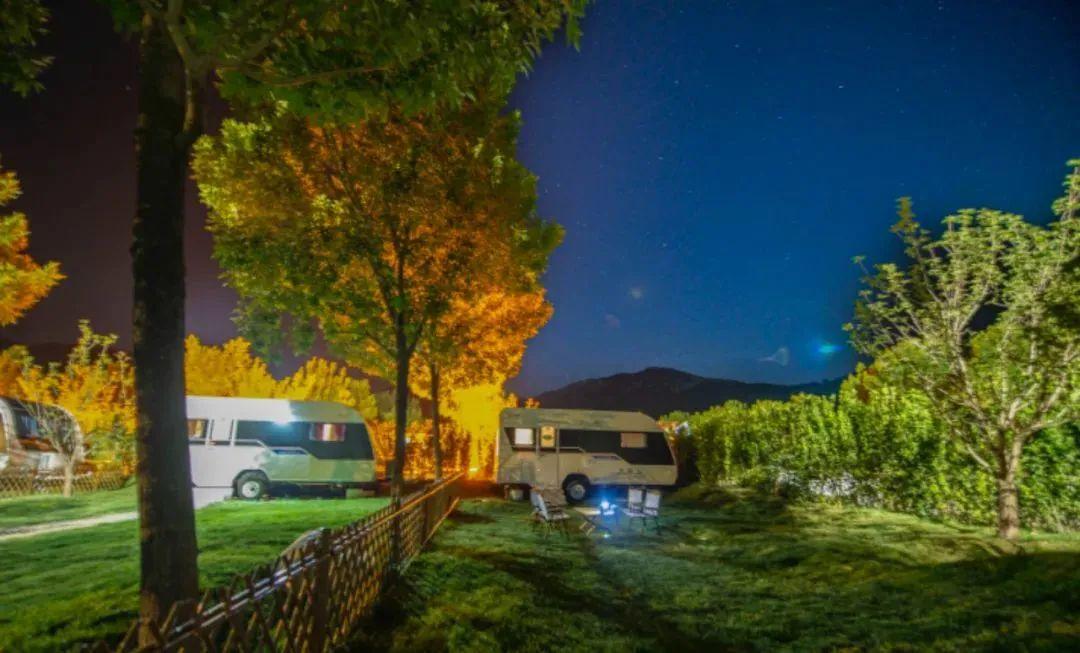 春日野趣丨开启春天の第一场房车露营，送你满春的山花浪漫！(图7)