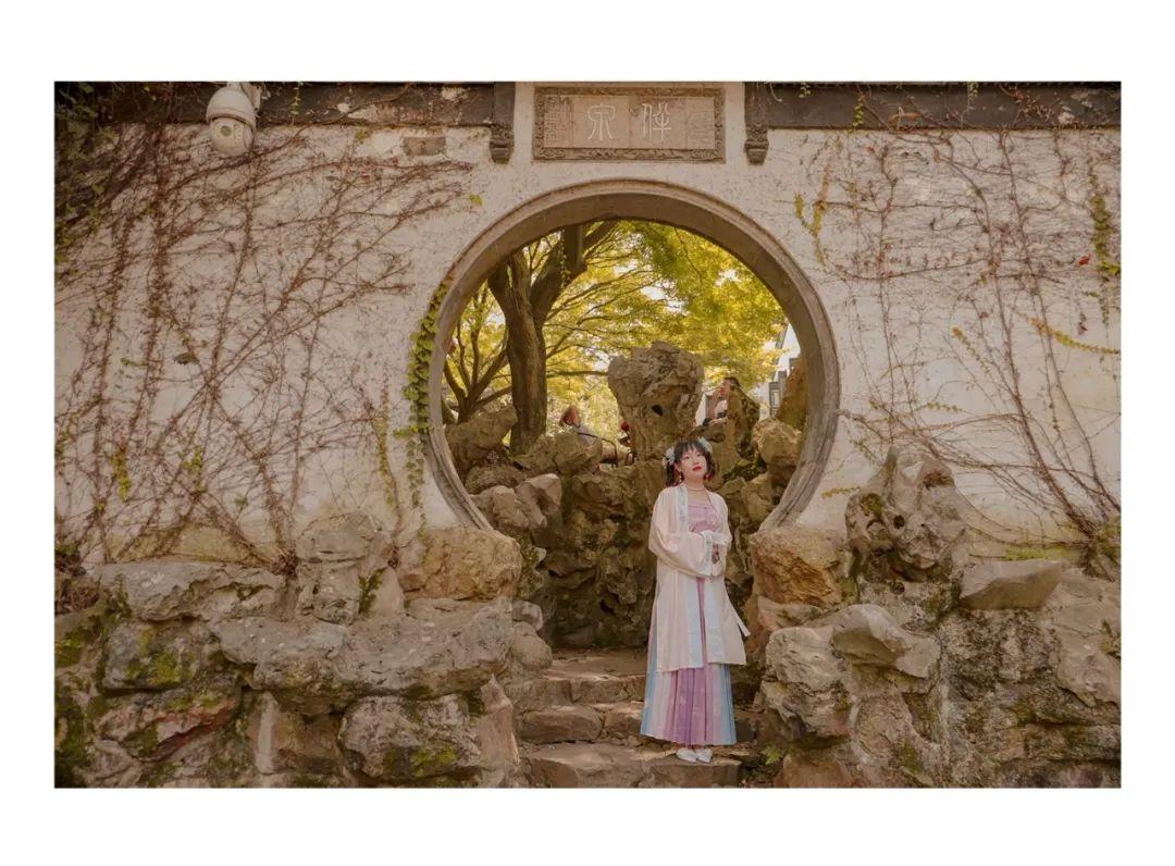 一句诗词说“我爱你”：古诗词里的12句至美情话，太绝了(图4)