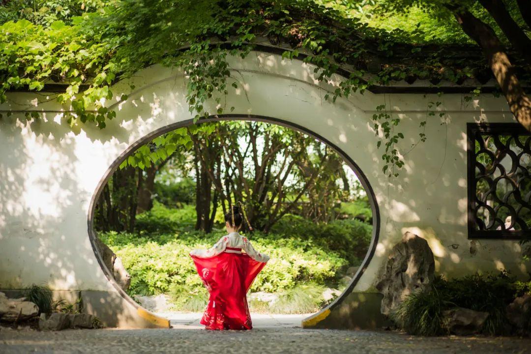 一句诗词说“我爱你”：古诗词里的12句至美情话，太绝了(图6)