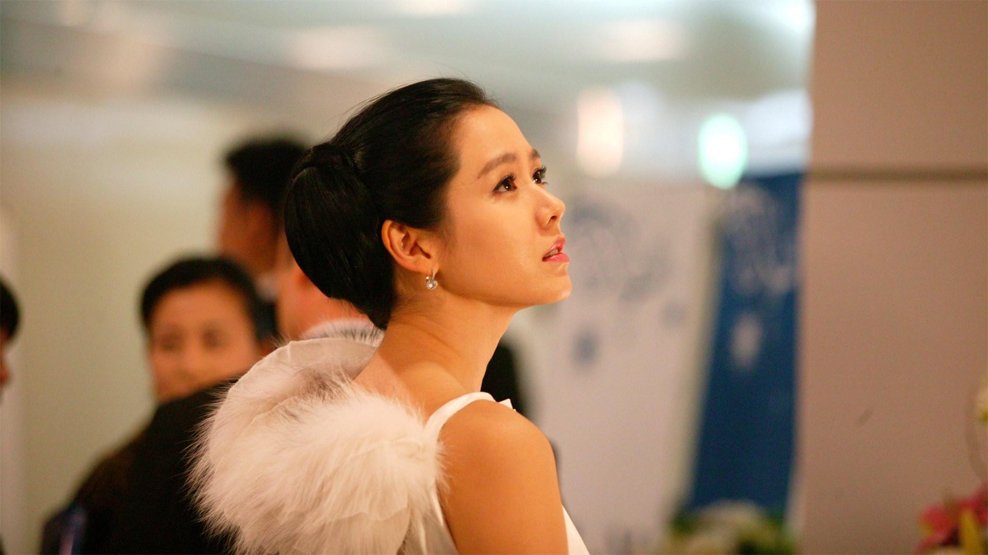 东野圭吾的《白夜行》中的爱情悲剧是谁造成的？(图1)