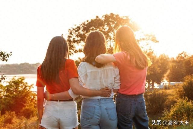 温馨告白：姐妹情深的友谊圈佳句，姐妹情深发朋友圈句子(图1)