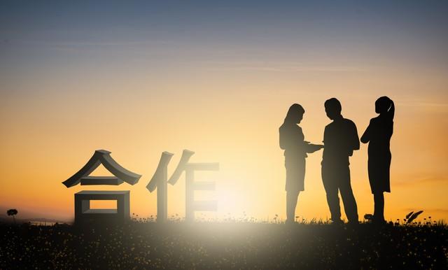 共铸辉煌：那些生动描绘众人之力成就伟业的深度文案(图2)