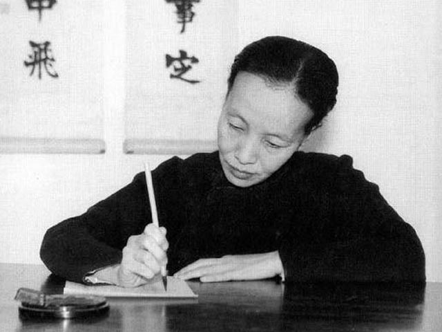 冰心最美的一句经典语录，只有6行，却写尽了人间各种心酸(图2)