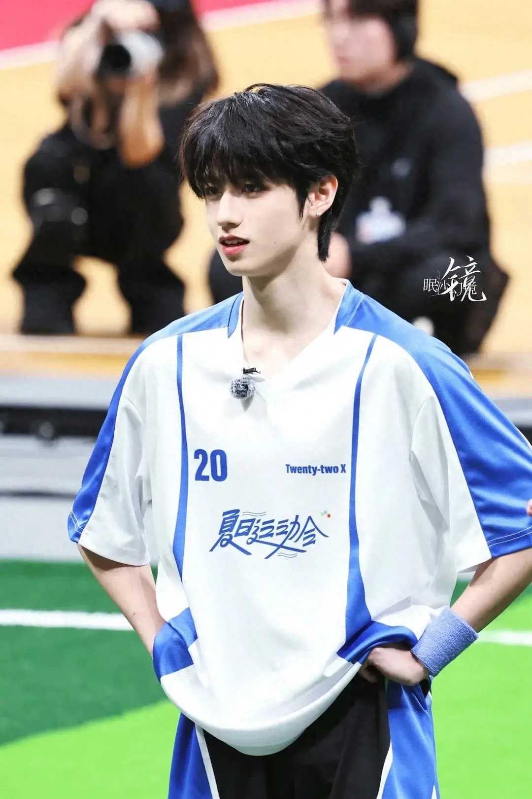 朱志鑫：娱乐圈‘三无’产品？不，是完美偶像界的‘断货王’！(图1)