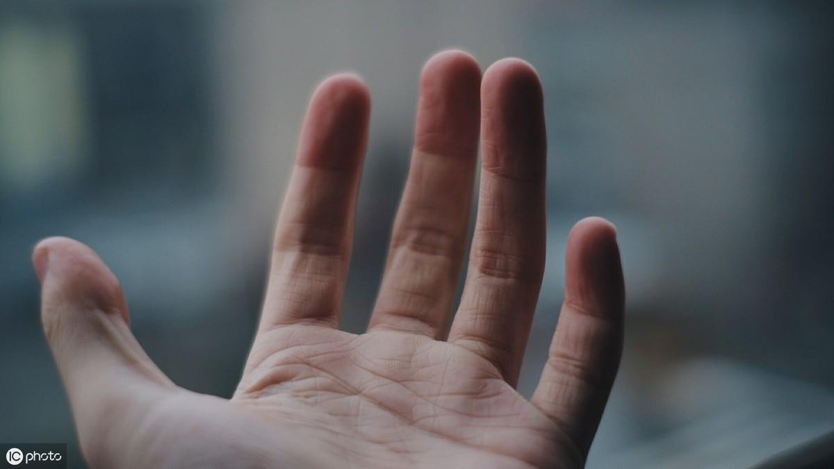 精神小伙社会硬气语录，简短押韵，霸气高冷(图2)