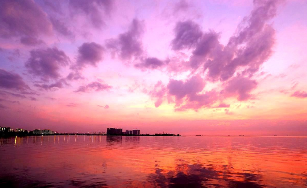 莫道桑榆晚 为霞尚满天，诗人笔下的晚霞，在古诗词中领略自然美景(图17)