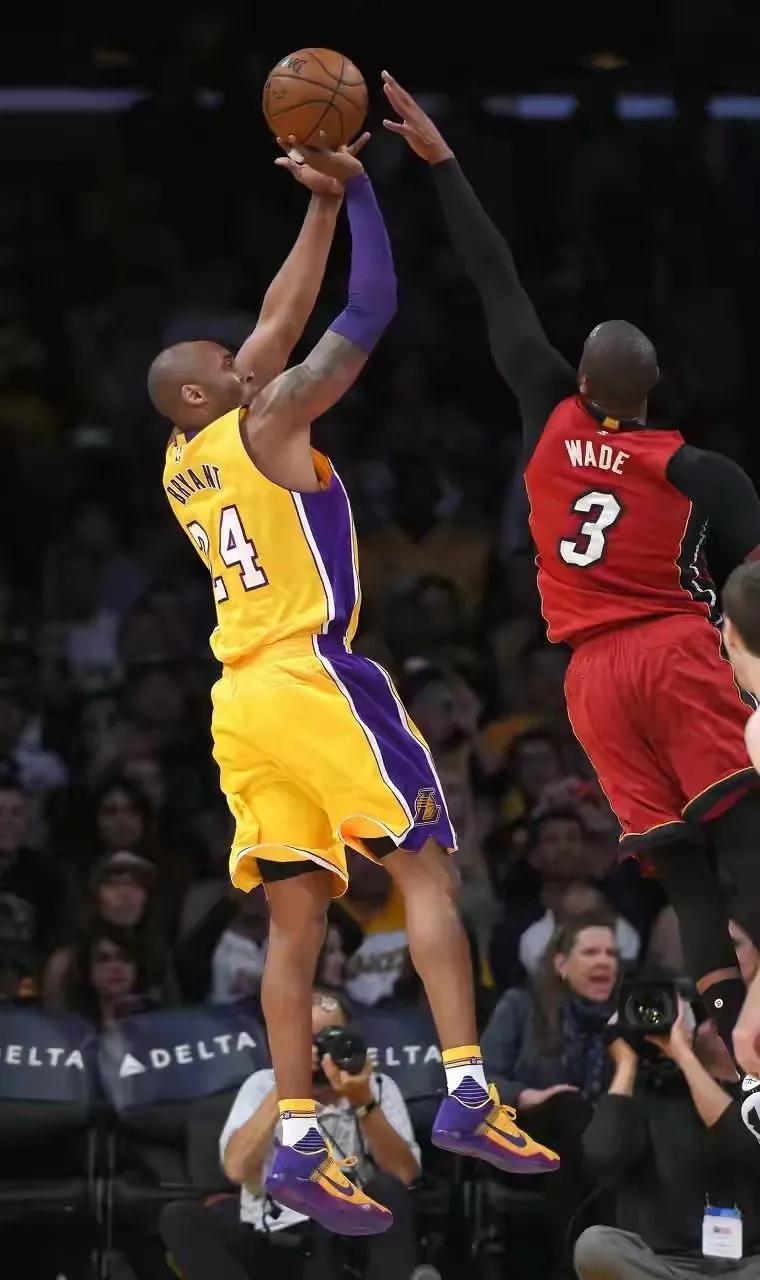 科比NBA职业生涯高清壁纸，选秀，全明星，总冠军，伤病，退役(图25)