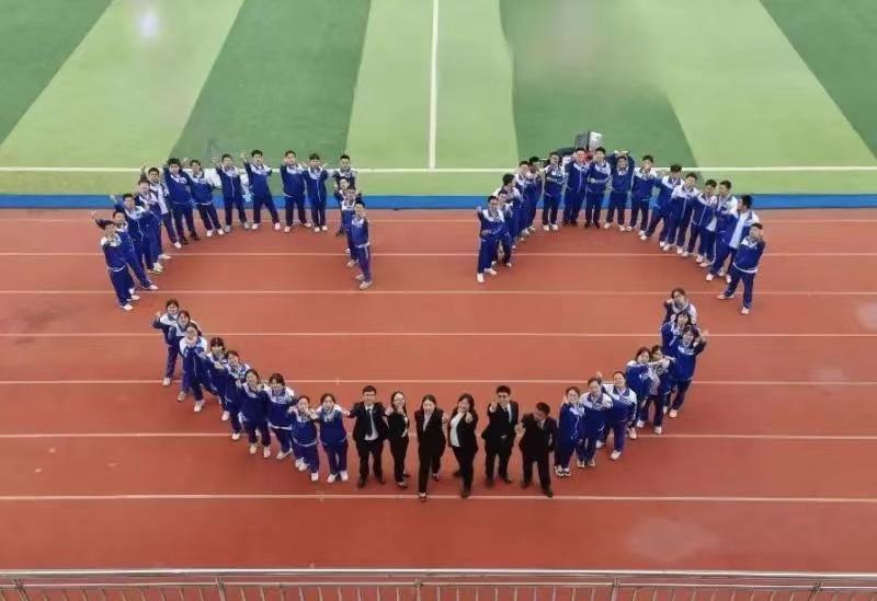 养成学霸班级：团结努力，山村学子的光荣篇章(图5)