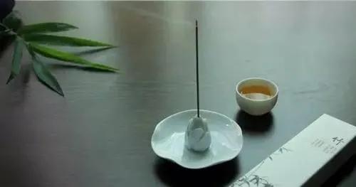 20个随心随性的禅意句子，风轻云淡、随遇而安的生活文案(图1)