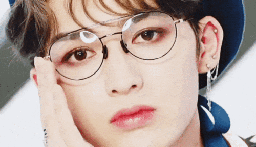 30条夸一个女生眼睛漂亮的句子(图4)