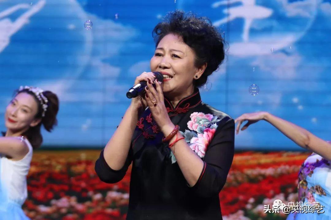 他双腿截肢靠手行走，自强不息成为轮椅马拉松冠军(图3)