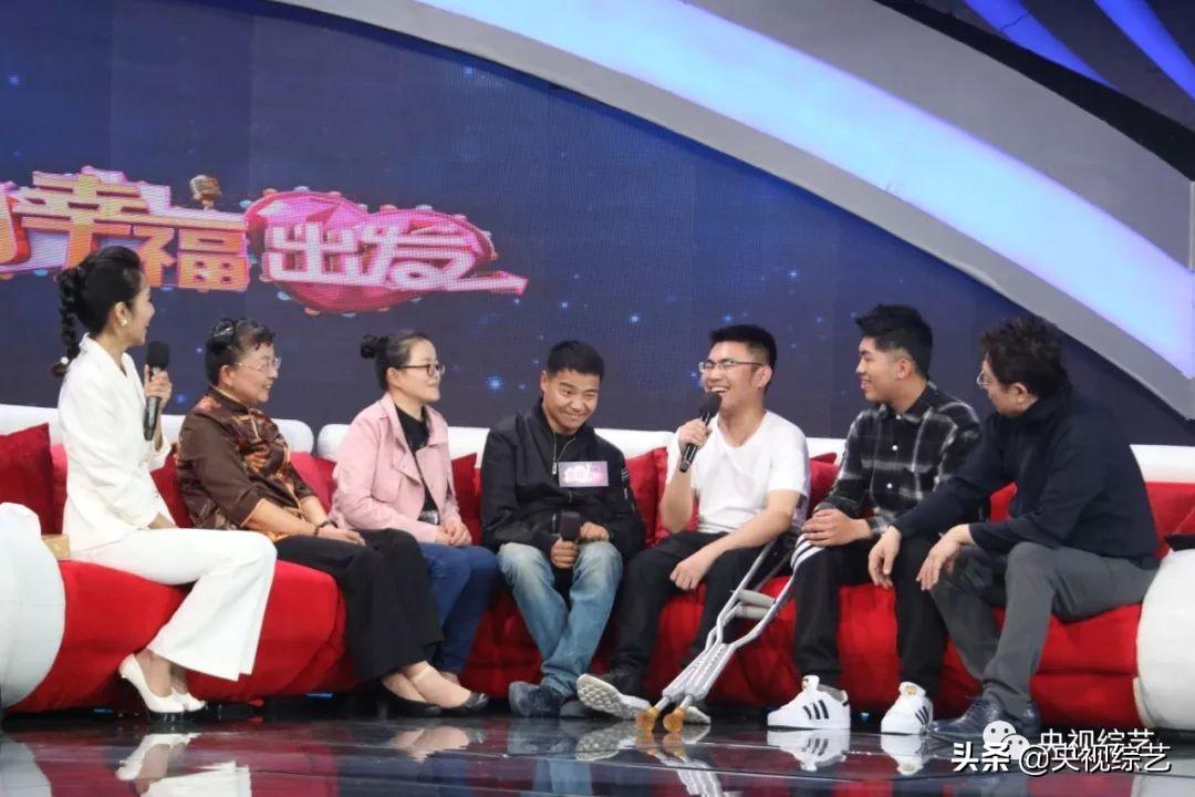 他双腿截肢靠手行走,自强不息成为轮椅马拉松冠军(图8) 他双腿截肢靠手行走,自强不息成为轮椅马拉松冠军(图8)