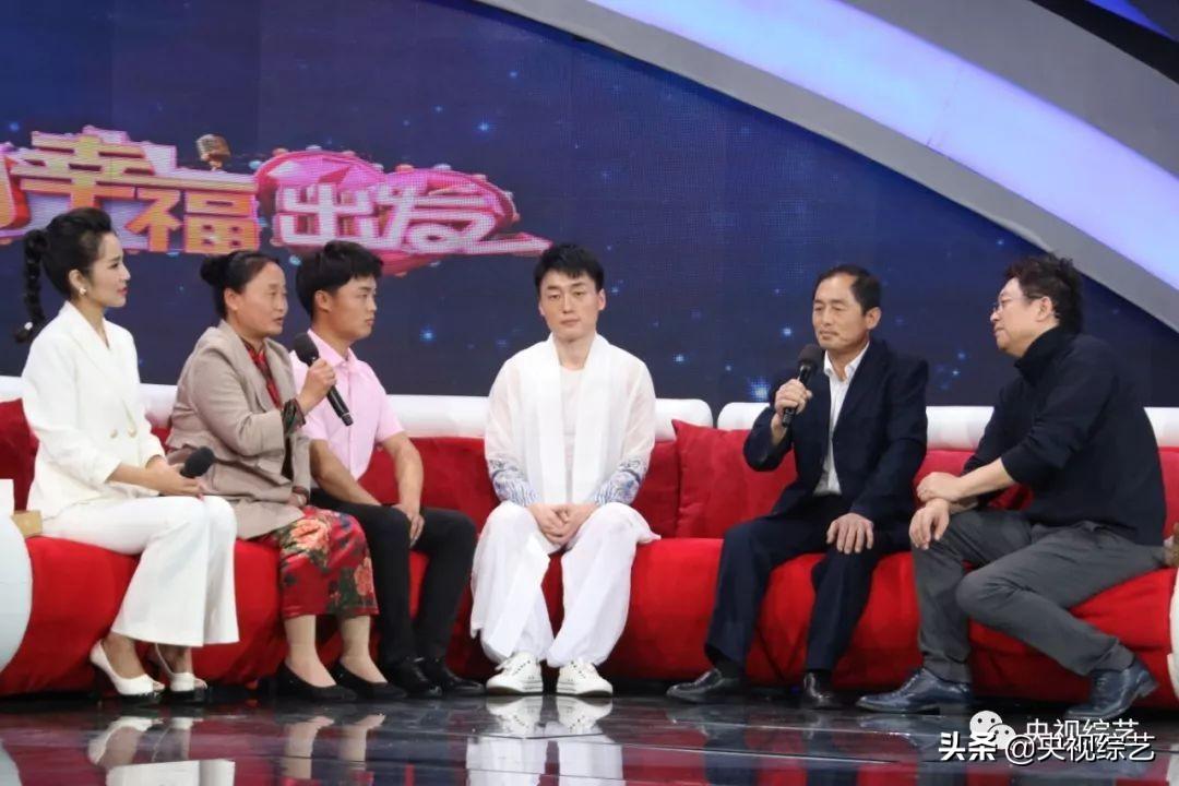 他双腿截肢靠手行走，自强不息成为轮椅马拉松冠军(图17)