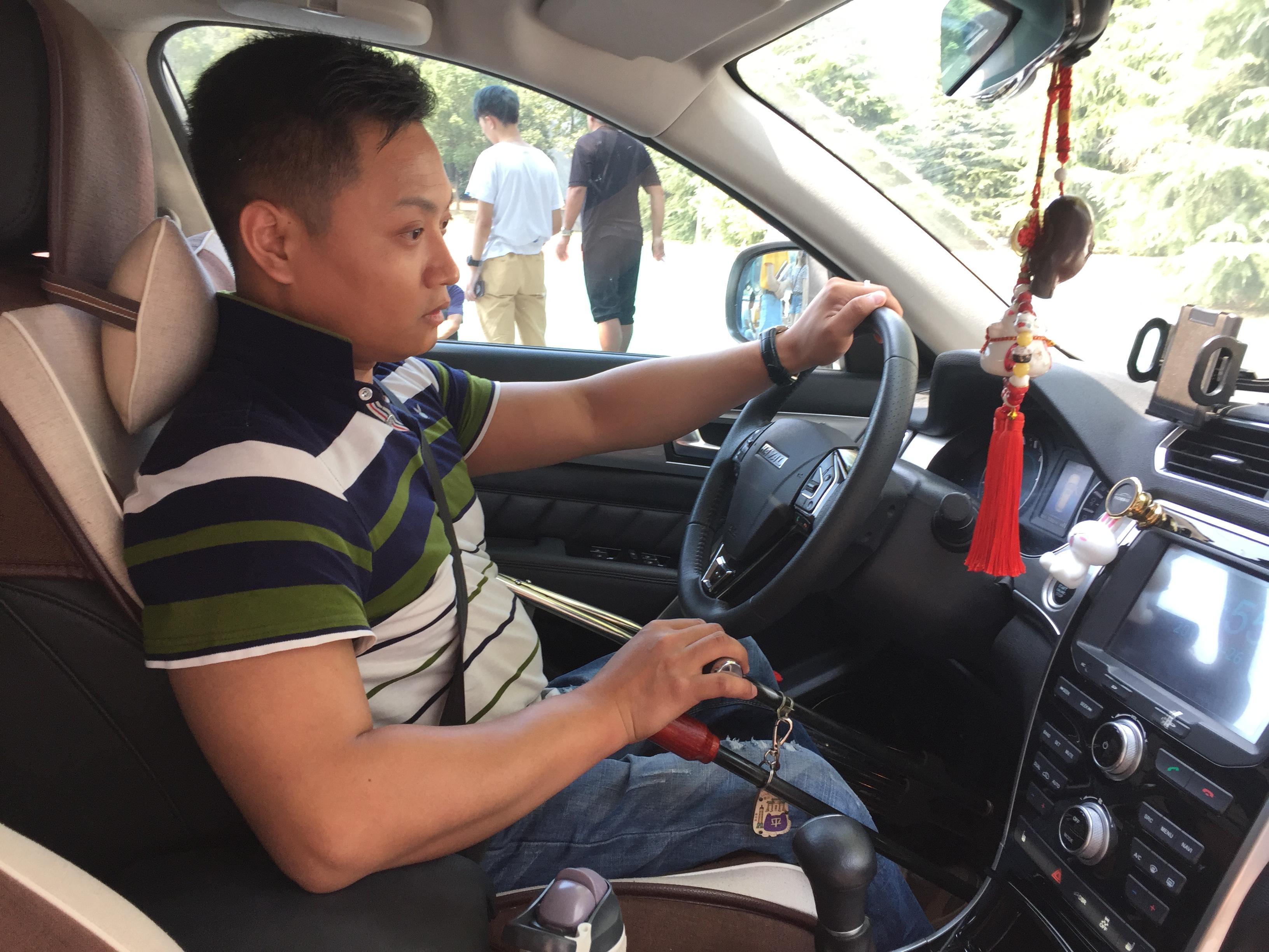 励志！金职校友双腿残疾北京自驾回母校，从北漂“人在囧途”到事业爱情双丰收(图3)