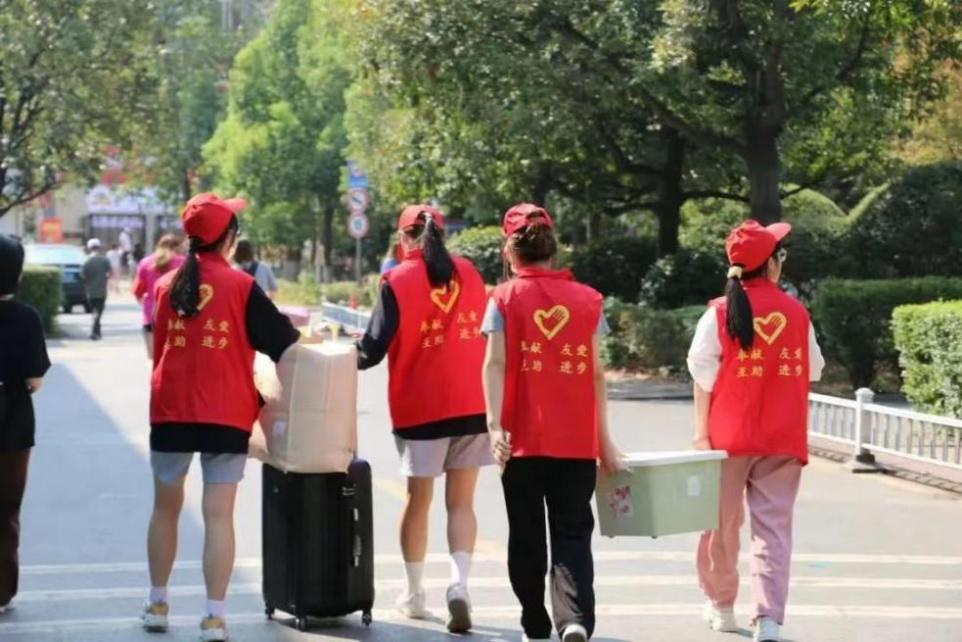 一起向未来！湖南女子学院以“心”迎新(图4)