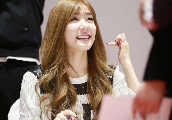 关于心痛的唯美句子（比较心痛的句子图片）(图1)