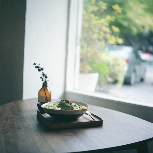 关于相遇的短句子唯美（形容相遇的唯美短句子图片）(图1)